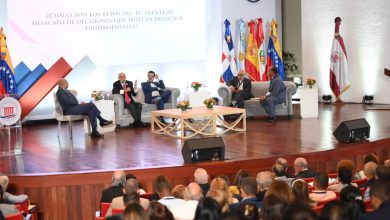 Photo of Expertos debaten sobre el constitucionalismo y las nuevas garantías fundamentales en evento internacional del TC